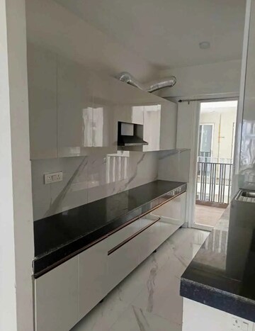 Kitchen in 2.5 BHK Builder Floor at Smart World Gems, Sector 89 – for Sale