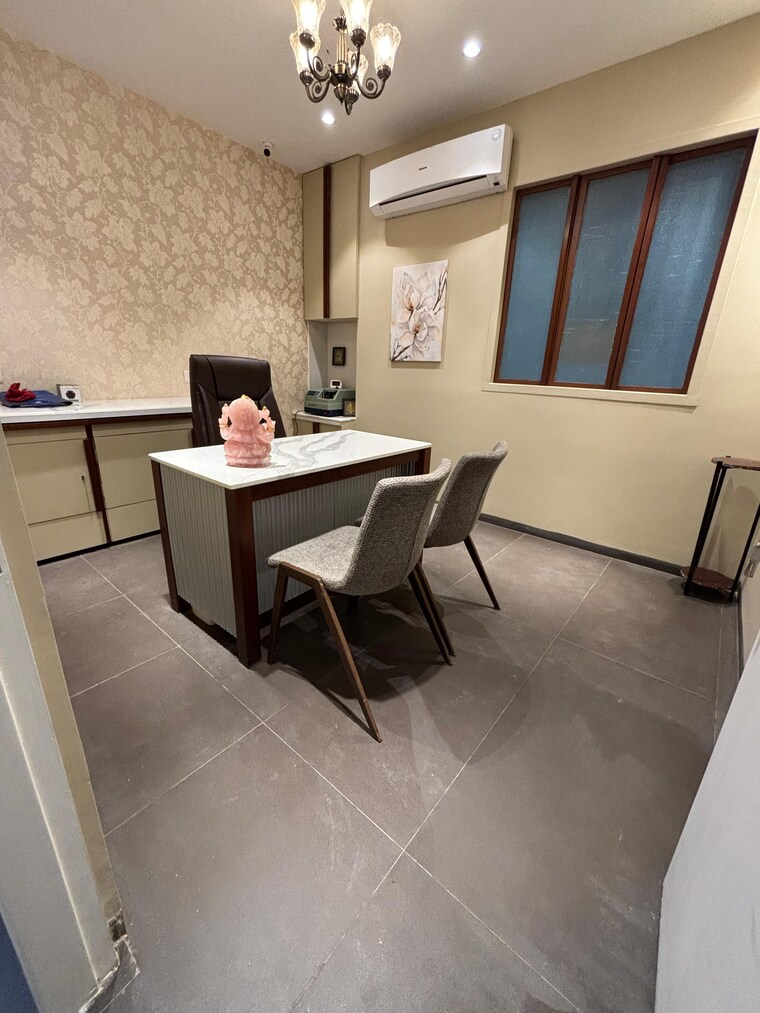 Team Area, khar west Commercial Shop 895 Sq.Ft. In Khar West Mumbai 9573099