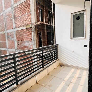 Staircase in 3 BHK Builder Floor at Kohli One Malibu Town, Malibu Town – for Sale