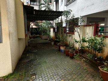 Parking in 4 BHK Apartment at Kalpataru Colony, Karve Nagar – for Sale