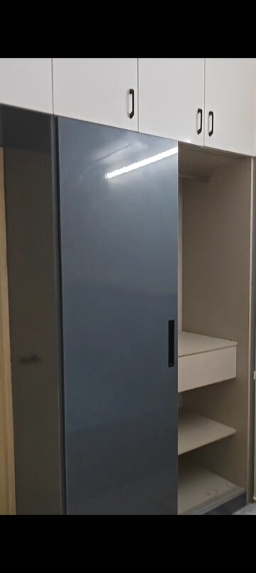 Room in 2 BHK Apartment at Pyramid Heights, Sector 85 – for Rent