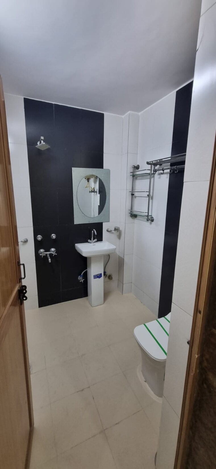 Team Area, lajpat nagar ii 2 Bedroom 900 Sq.Ft. Apartment In Lajpat Nagar ii Delhi 9573014