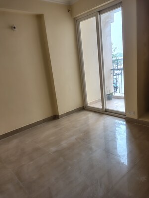 Room in 3 BHK Apartment at Amrapali Leisure Park, Amrapali Leisure Valley – for Rent