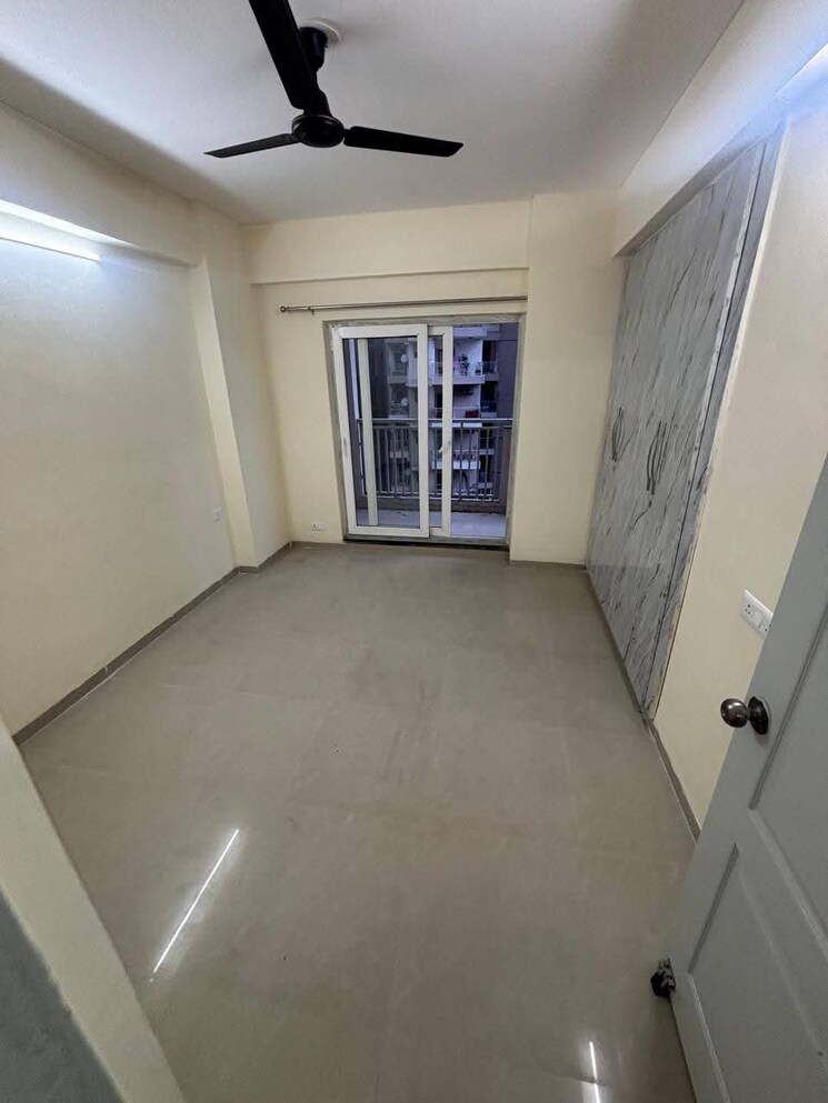 Room, shri-radha-sky-gardens 3 Bedroom 1465 Sq.Ft. Apartment In Sector 16b Greater Noida Greater Noida 9573042