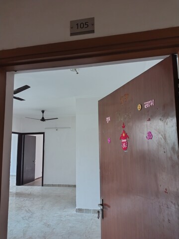 Furnished Amenities in 2.5 BHK Apartment at Amrapali Leisure Park, Amrapali Leisure Valley – for Rent