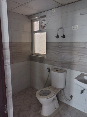 Bathroom in 2.5 BHK Apartment at Amrapali Leisure Park, Amrapali Leisure Valley – for Rent