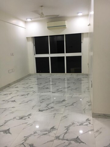 Room in 2 BHK Apartment at Raheja Ridgewood, Goregaon East – for Rent