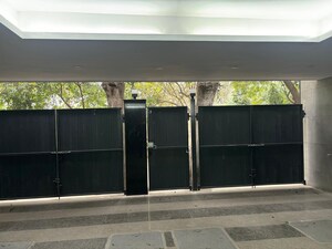 Bedroom in 3 BHK Apartment at South Extension ii – for Rent