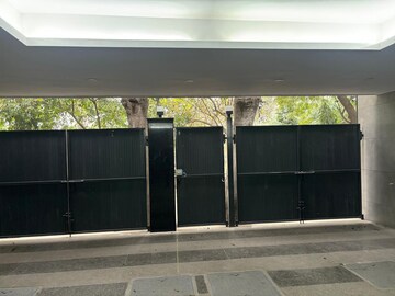 Bedroom in 3 BHK Apartment at South Extension ii – for Rent