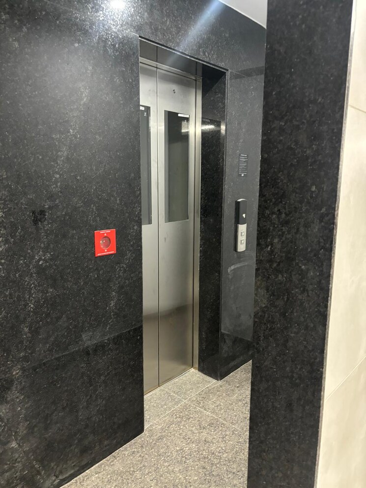 undefined, south extension ii 3 Bedroom 2000 Sq.Ft. Apartment In South Extension ii Delhi 9573189