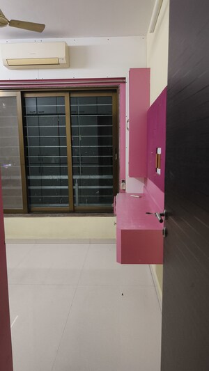 Room in 1 BHK Apartment at Krishna Kalina Market, Santacruz East – for Rent