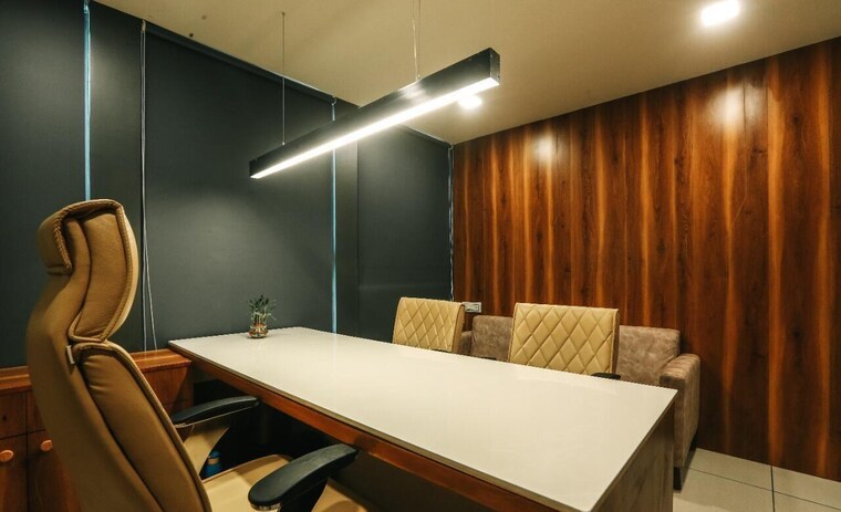 Team Area, race course road Commercial Office Space 2000 Sq.Ft. In Race Course Road Indore 9573217