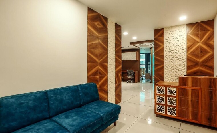 Team Area, race course road Commercial Office Space 2000 Sq.Ft. In Race Course Road Indore 9573217
