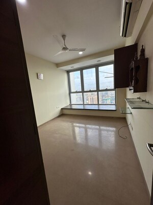 Bedroom in 2.5 BHK Apartment at Oberoi Realty Splendor, Andheri East – for Sale