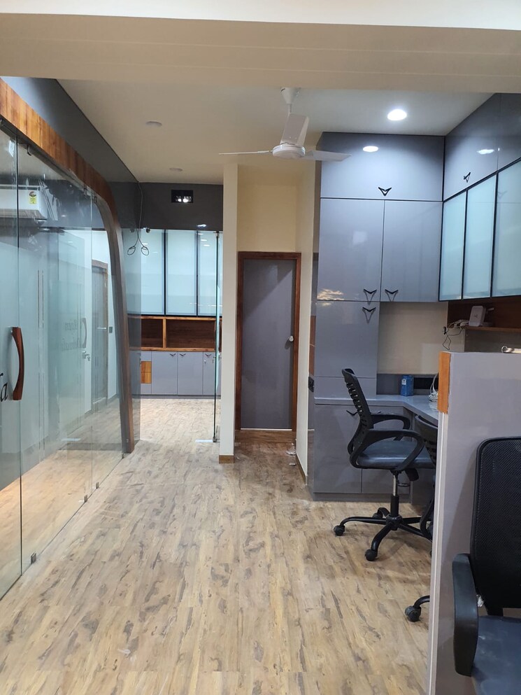 Team Area, gota Commercial Office Space 1124 Sq.Ft. In Gota Ahmedabad 9573280