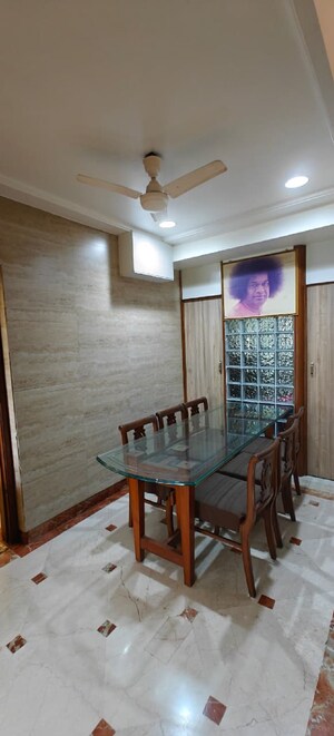 Living Room in 3 BHK Apartment at Santacruz West – for Rent