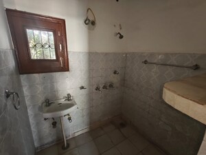 Bathroom in 1.5 BHK Independent House at Sector 9 Panchkula – for Rent