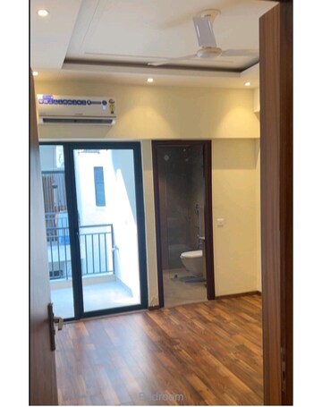 Building Lobby in 2 BHK Builder Floor at Suncity Vatsal Valley, Gwal Pahari – for Sale