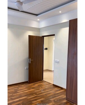 Room in 2 BHK Builder Floor at Suncity Vatsal Valley, Gwal Pahari – for Sale