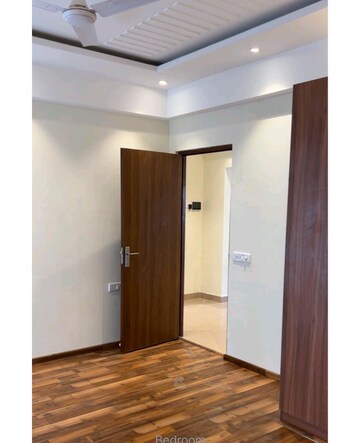 Room in 2 BHK Builder Floor at Suncity Vatsal Valley, Gwal Pahari – for Sale