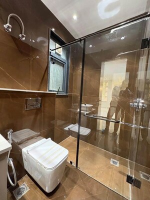 Master Bedroom in 3 BHK Builder Floor at Raj One Good Earth, Sector 71 – for Sale