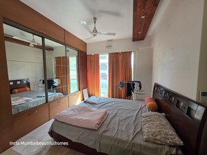 Bedroom in 4 BHK Apartment at White Lotus, Santacruz West – for Rent