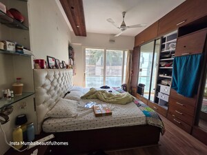 Bedroom in 4 BHK Apartment at White Lotus, Santacruz West – for Rent