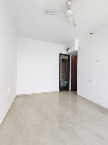 Room in 1 BHK Apartment at Raj White City, Kandivali East – for Rent