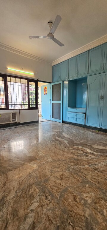 Room in 3 BHK Apartment at Banjara Hills – for Rent