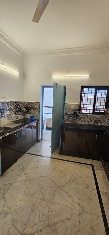 Bedroom in 3 BHK Apartment at Banjara Hills – for Rent