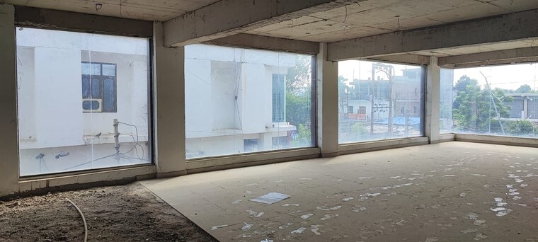 Room, chinhat Commercial Office Space 2020 Sq.Ft. In Chinhat Lucknow 9573357