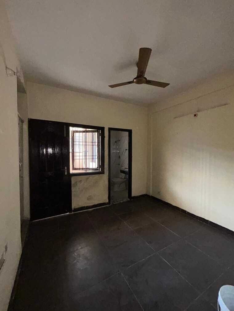 Room, wave-floors 2 Bedroom 135 Sq.Yd. Apartment In Mahurali Ghaziabad 9573544