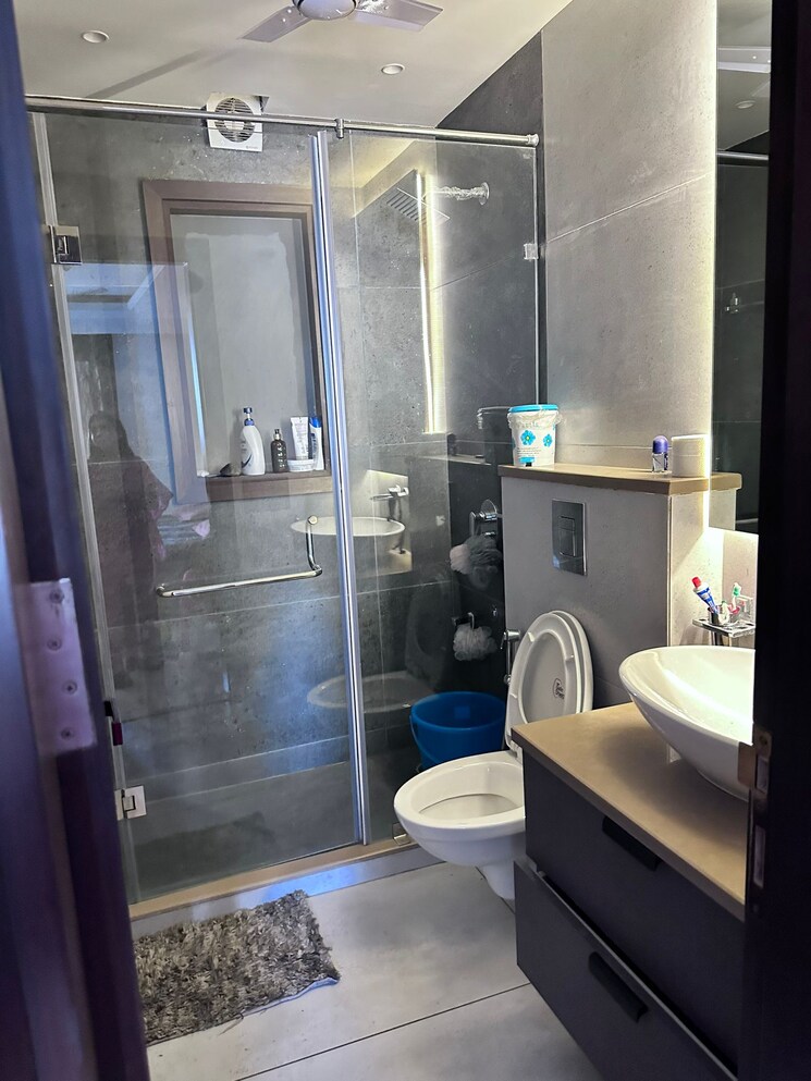 Bathroom, sector 43 3 Bedroom 217 Sq.Ft. Apartment In Sector 43 Gurgaon 9573517