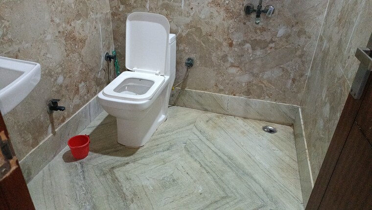 Bathroom, vaishali sector 2 2 Bedroom 968 Sq.Ft. Builder Floor In Vaishali Sector 2 Ghaziabad 9573607