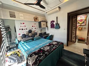 Bedroom in 3 BHK Apartment at Lodha Sterling, Kolshet Road – for Rent