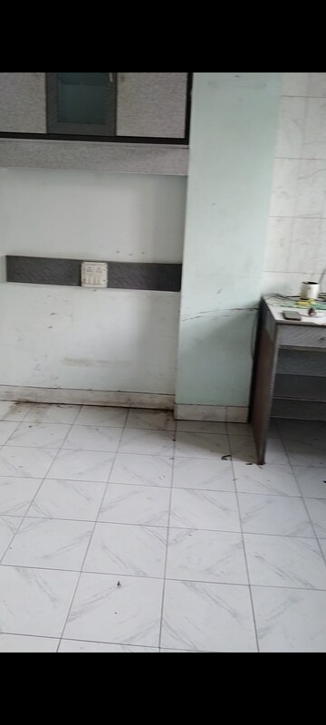 Bathroom in 3.5 BHK Apartment at Rashmi Complex Teen Hath Naka, Dharamveer Nagar – for Rent