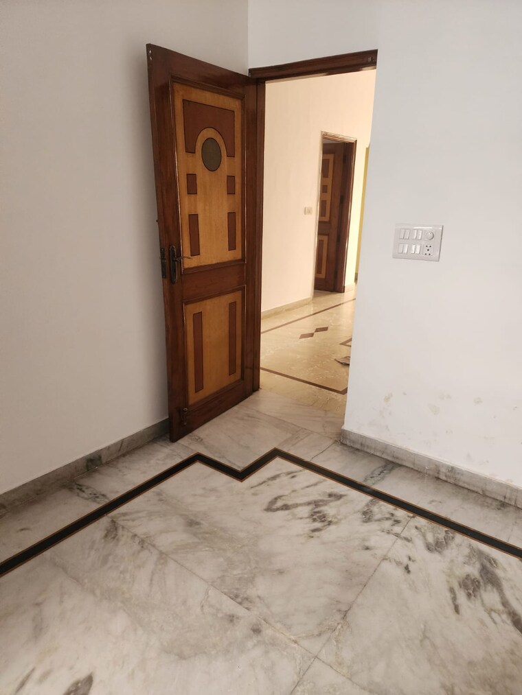 Room, vaishali sector 2 4 Bedroom 2160 Sq.Ft. Builder Floor In Vaishali Sector 2 Ghaziabad 9573652