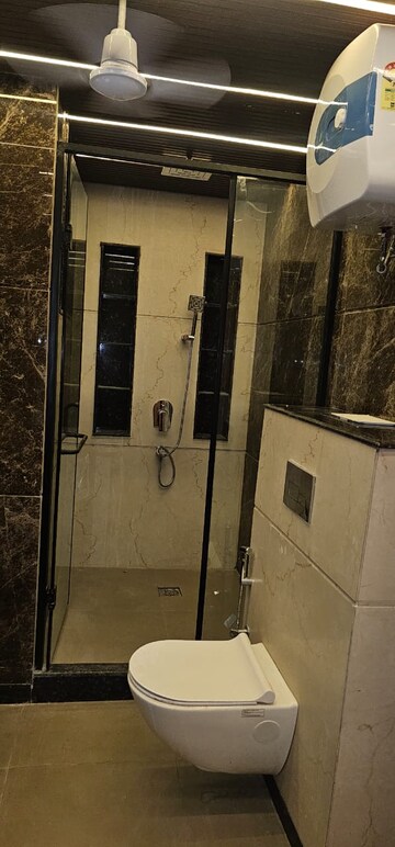 Bathroom in 3 BHK Builder Floor at DLF Royale Residences, Dlf Phase I – for Sale