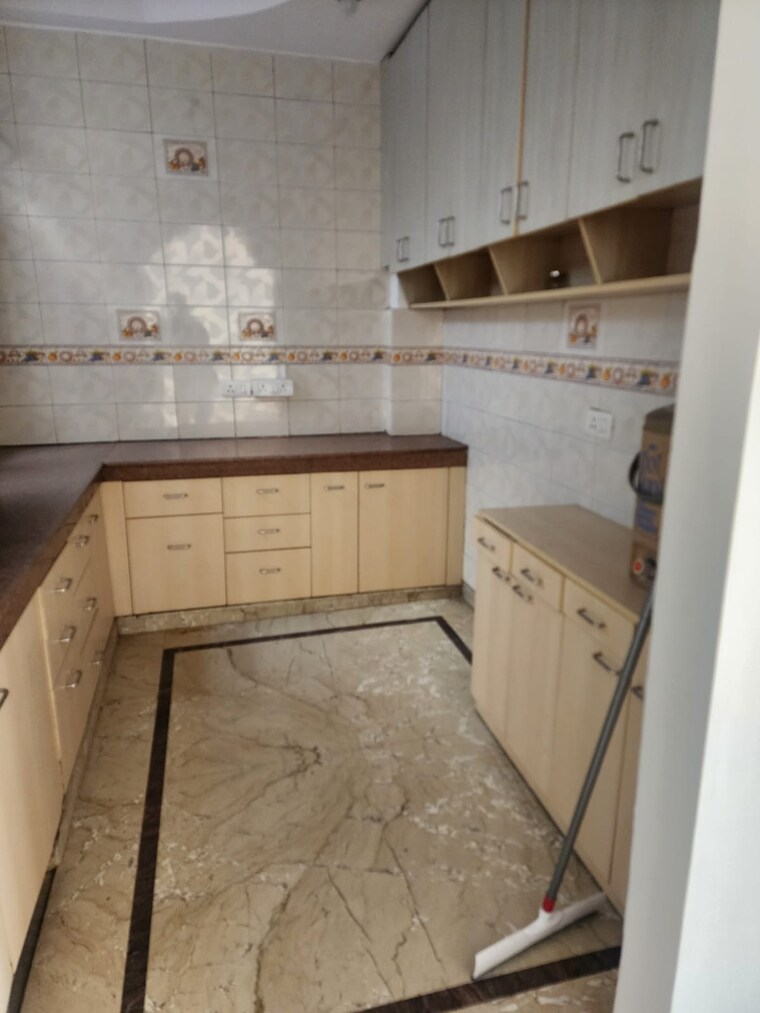 Kitchen, vaishali sector 2 4 Bedroom 2150 Sq.Ft. Builder Floor In Vaishali Sector 2 Ghaziabad 9573672