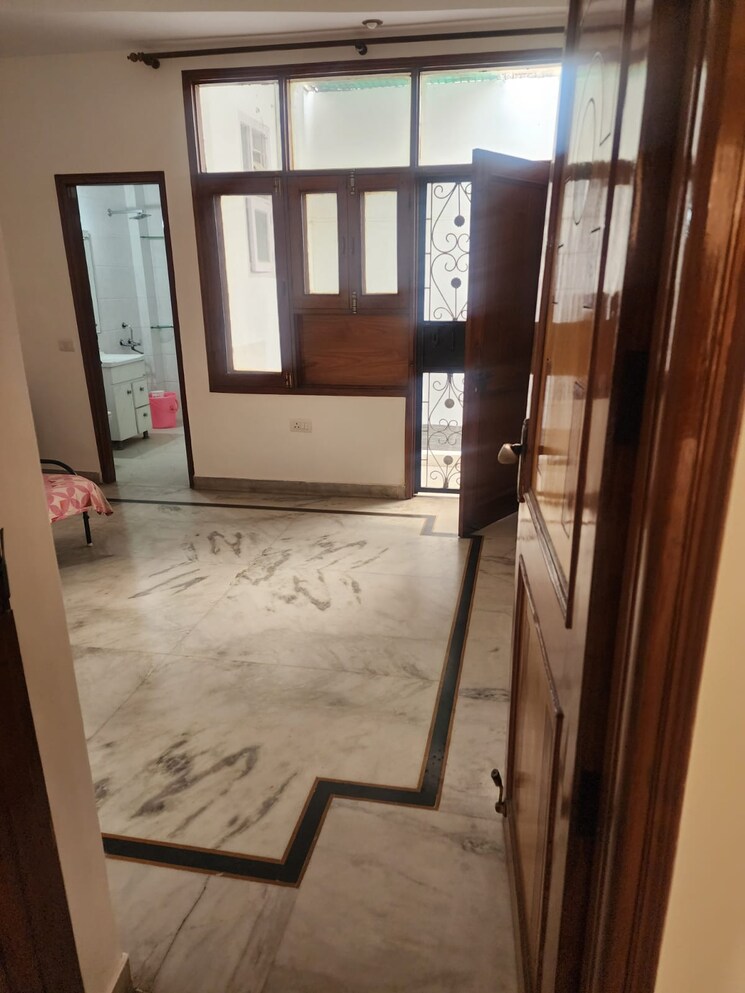 Room, vaishali sector 2 4 Bedroom 2150 Sq.Ft. Builder Floor In Vaishali Sector 2 Ghaziabad 9573672