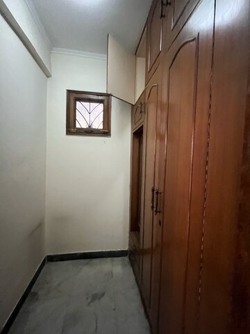 Room in 3.5 BHK Builder Floor at Sanskriti Apartments Gurgaon, Sector 44 – for Rent