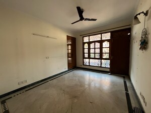 Room in 3.5 BHK Builder Floor at Sanskriti Apartments Gurgaon, Sector 44 – for Rent