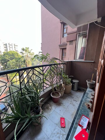 Balcony in 3.5 BHK Builder Floor at Sanskriti Apartments Gurgaon, Sector 44 – for Rent