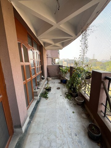 Balcony in 3.5 BHK Builder Floor at Sanskriti Apartments Gurgaon, Sector 44 – for Rent