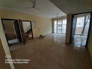 Room in 3 BHK Apartment at Ansal API Esencia, Sector 67 – for Rent