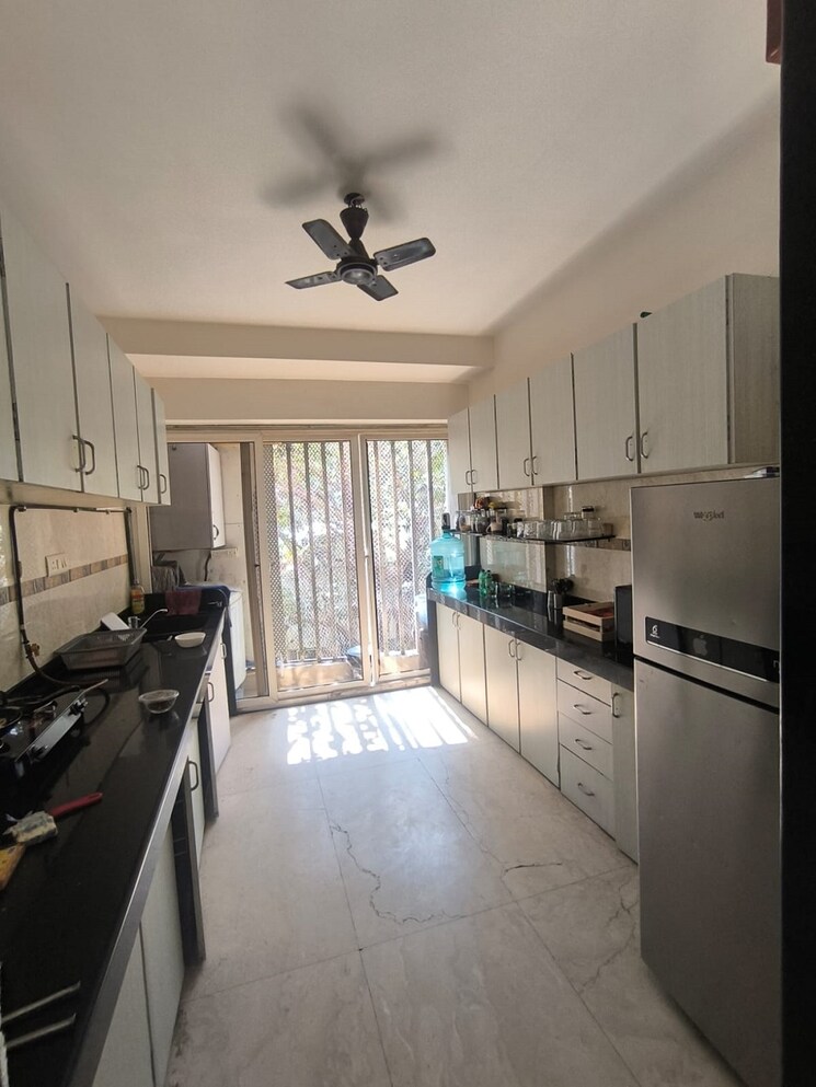 Kitchen, khar west 3 Bedroom 1100 Sq.Ft. Apartment In Khar West Mumbai 9573782