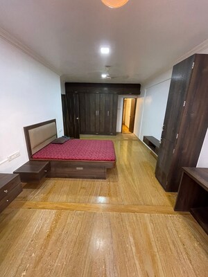 Bedroom in 4 BHK Apartment at Bandra West – for Rent