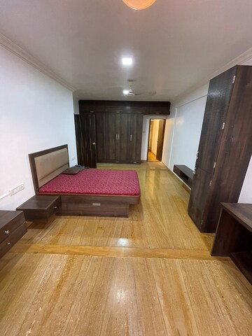 Bedroom in 4 BHK Apartment at Bandra West – for Rent