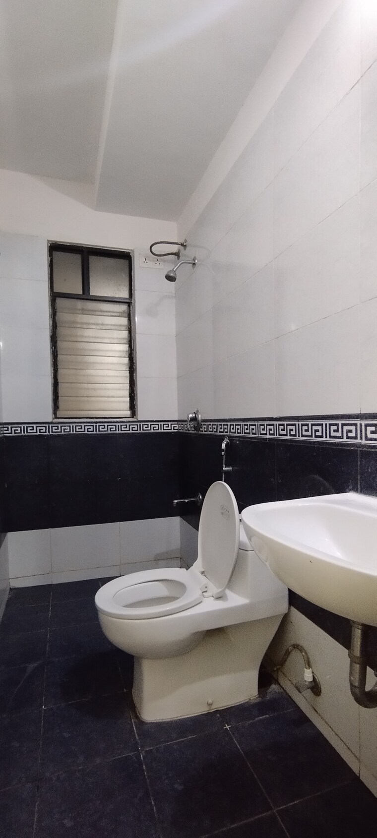 Bathroom, nanded-city-sarang 2 Bedroom 872 Sq.Ft. Apartment In Nanded Pune 9573823