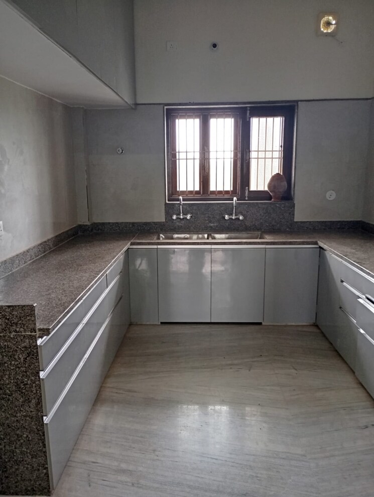 Kitchen, sector 27a 3.5 Bedroom 2650 Sq.Ft. Apartment In Sector 27a Faridabad 9573915